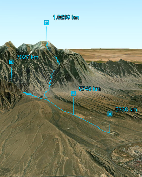 Una mappa digitale interna di un'area arida con dati di elevazione