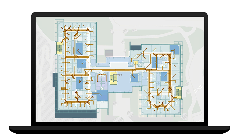 Computer portatile che mostra una mappa indoor di un edificio con percorsi di uscita evidenziati in giallo e marrone